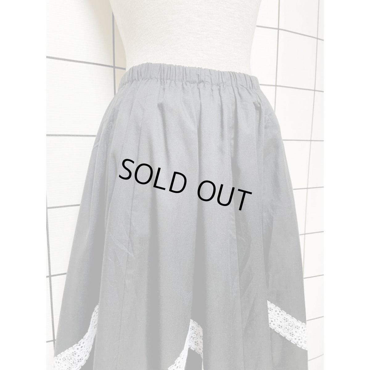 画像4: 3種類のレース 小花柄 スカート ウエストゴム アメリカ古着 ヴィンテージ ブラック (4)