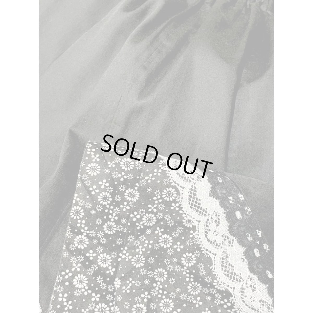 画像7: 3種類のレース 小花柄 スカート ウエストゴム アメリカ古着 ヴィンテージ ブラック (7)