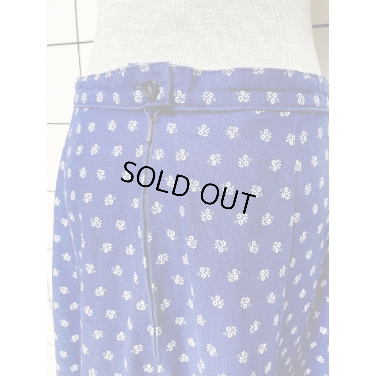 画像7: 小花柄 ブレード クラシカル ヨーロッパ古着 ヴィンテージスカート ネイビー ホワイト レッド (7)