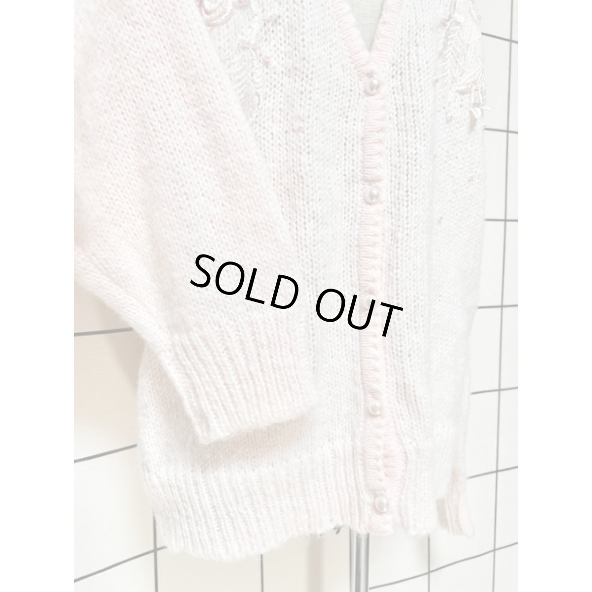 画像7: 桜色 淡いピンク 刺繍 ビーズ ニットカーディガン アメリカ古着 ヴィンテージ (7)