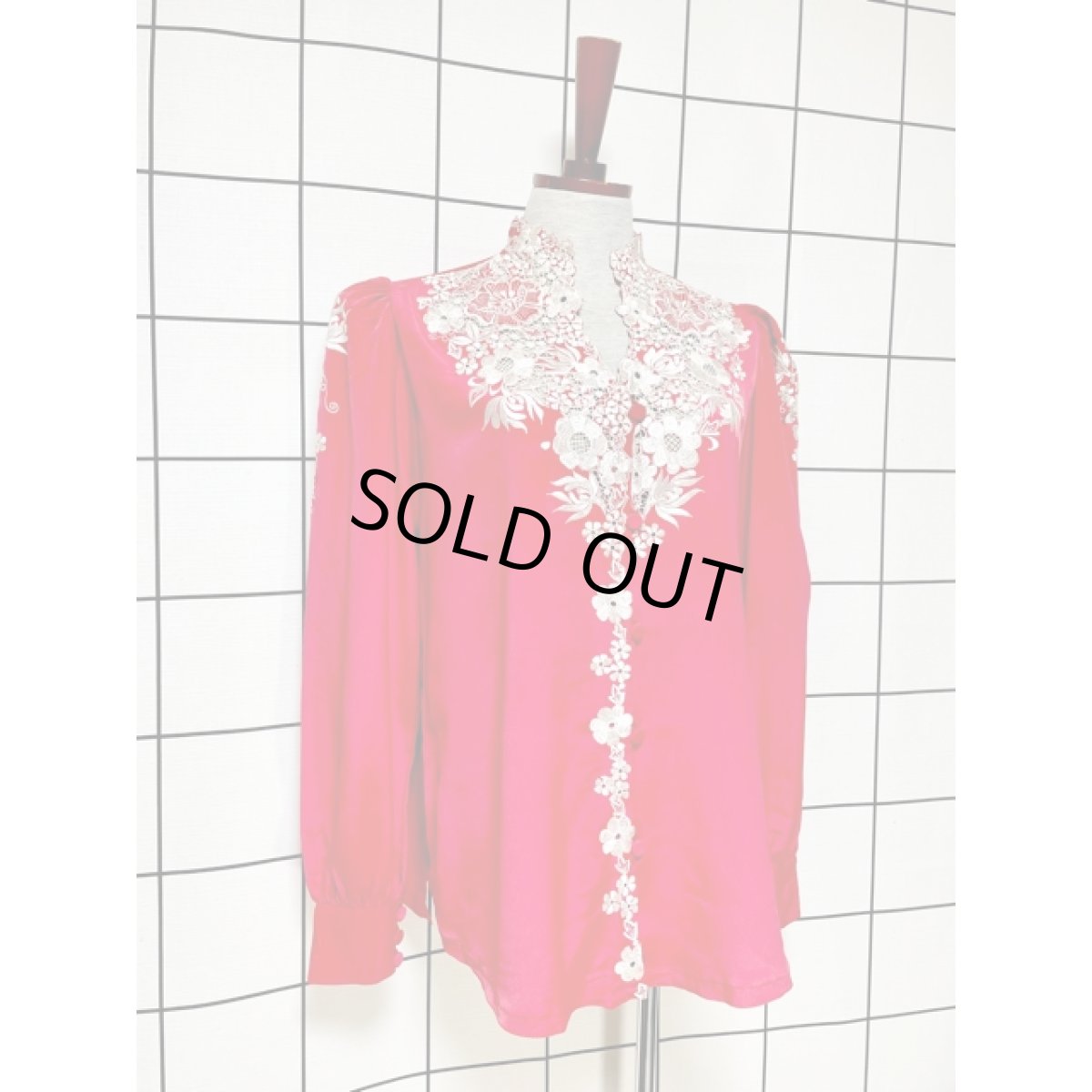 画像3: お花刺繍 レッド ブラウス ヴィンテージ フォークロア レトロ 長袖 アメリカ古着 (3)