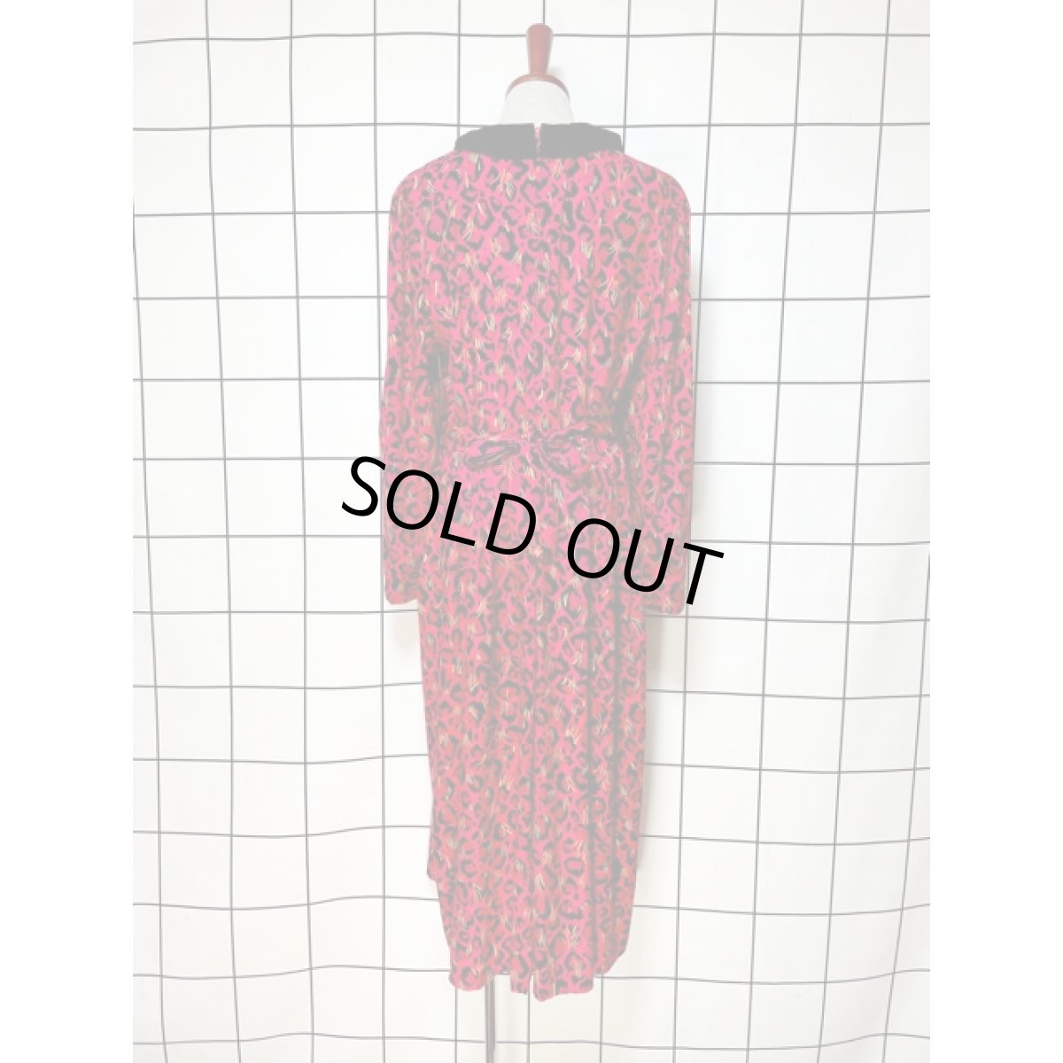 画像2: ベロア アート柄 バックウエストリボン ワンピース ヴィンテージ アメリカ古着 (2)