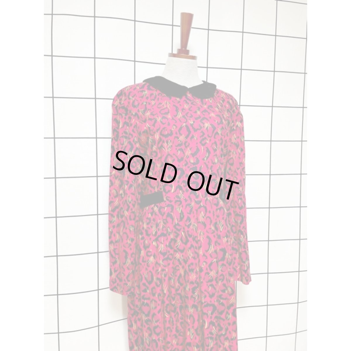 画像4: ベロア アート柄 バックウエストリボン ワンピース ヴィンテージ アメリカ古着 (4)