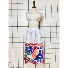 画像2: カラフル刺繍 スカート ヴィンテージ ホワイト ウエストゴム アメリカ古着 (2)