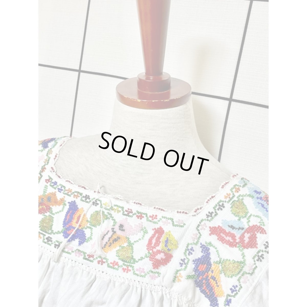 画像4: Mexico製 贅沢なビーズ装飾が素晴らしい逸品 古着 胸元リボン結び ヴィンテージブラウス (4)