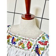 画像4: Mexico製 贅沢なビーズ装飾が素晴らしい逸品 古着 胸元リボン結び ヴィンテージブラウス (4)