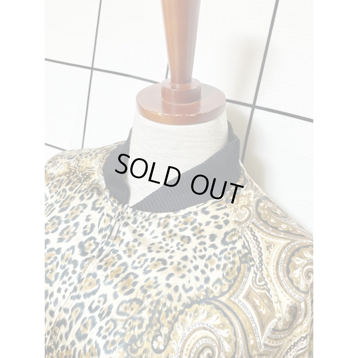 画像4: アニマル柄 オリエンタル ブルゾンジャケット ジップアップ 古着 ジャンパー (4)