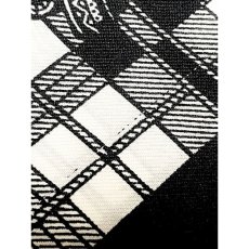 画像9: Italy製 モノトーン配色 チェック レトロアンティーク ヴィンテージスカーフ ヨーロッパ古着 (9)