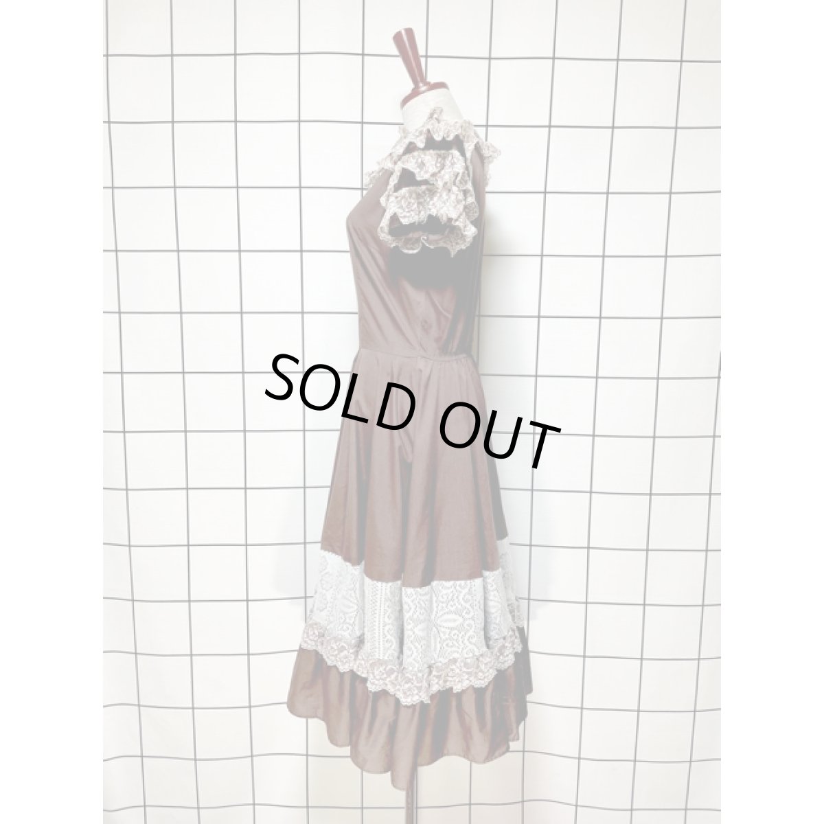 画像2: フリル ティアードフラワーレース  サーキュラー ヴィンテージドレス ブラウン ウエストゴム レトロ アメリカ古着 (2)