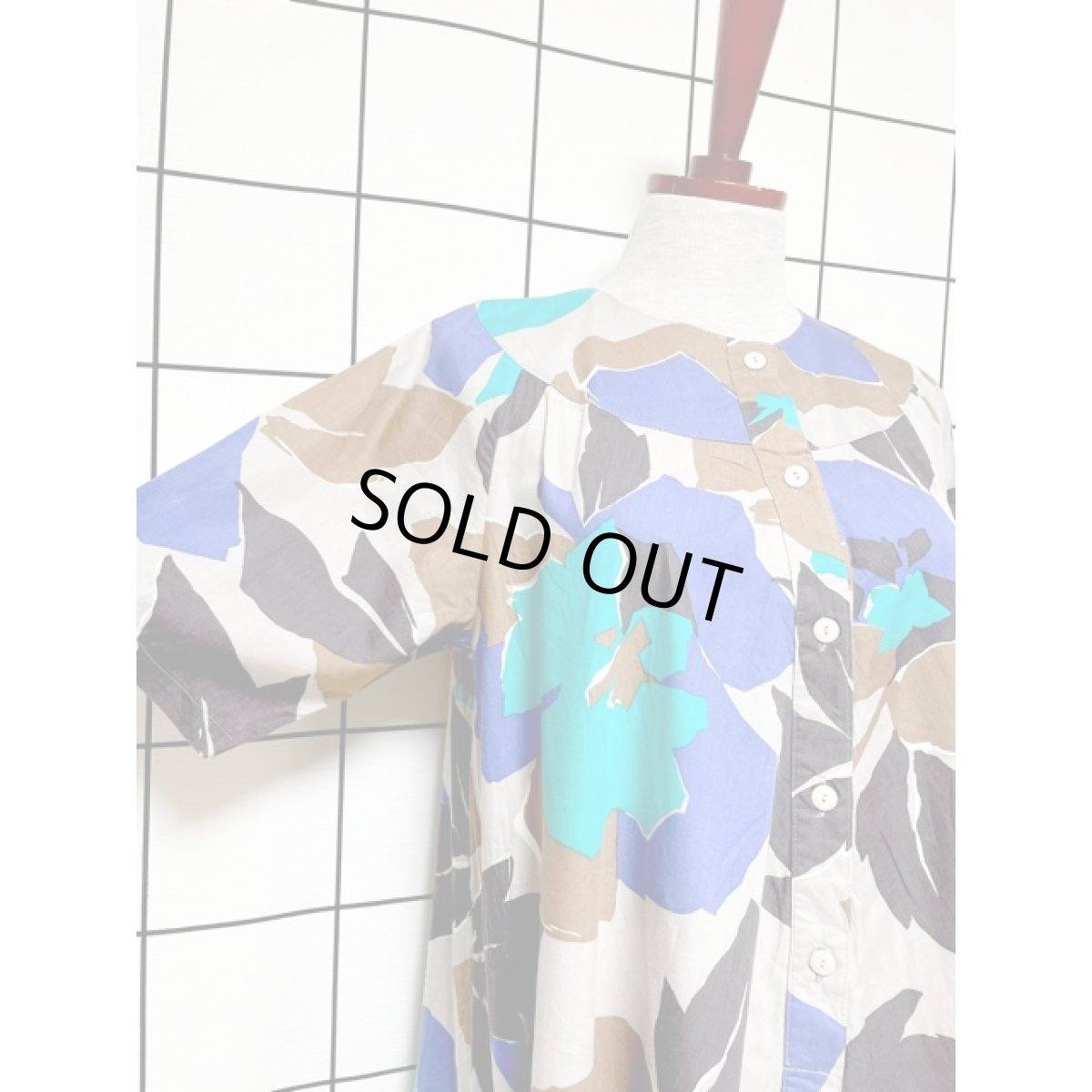 画像6: リーフモチーフ柄 ふんわりシルエット ノーカラー レトロワンピース 半袖 国産古着 (6)