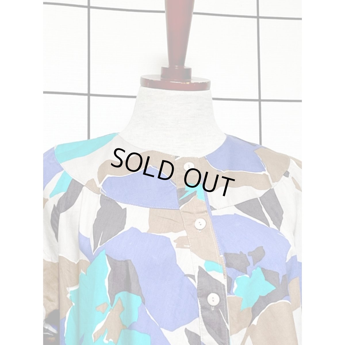 画像5: リーフモチーフ柄 ふんわりシルエット ノーカラー レトロワンピース 半袖 国産古着 (5)