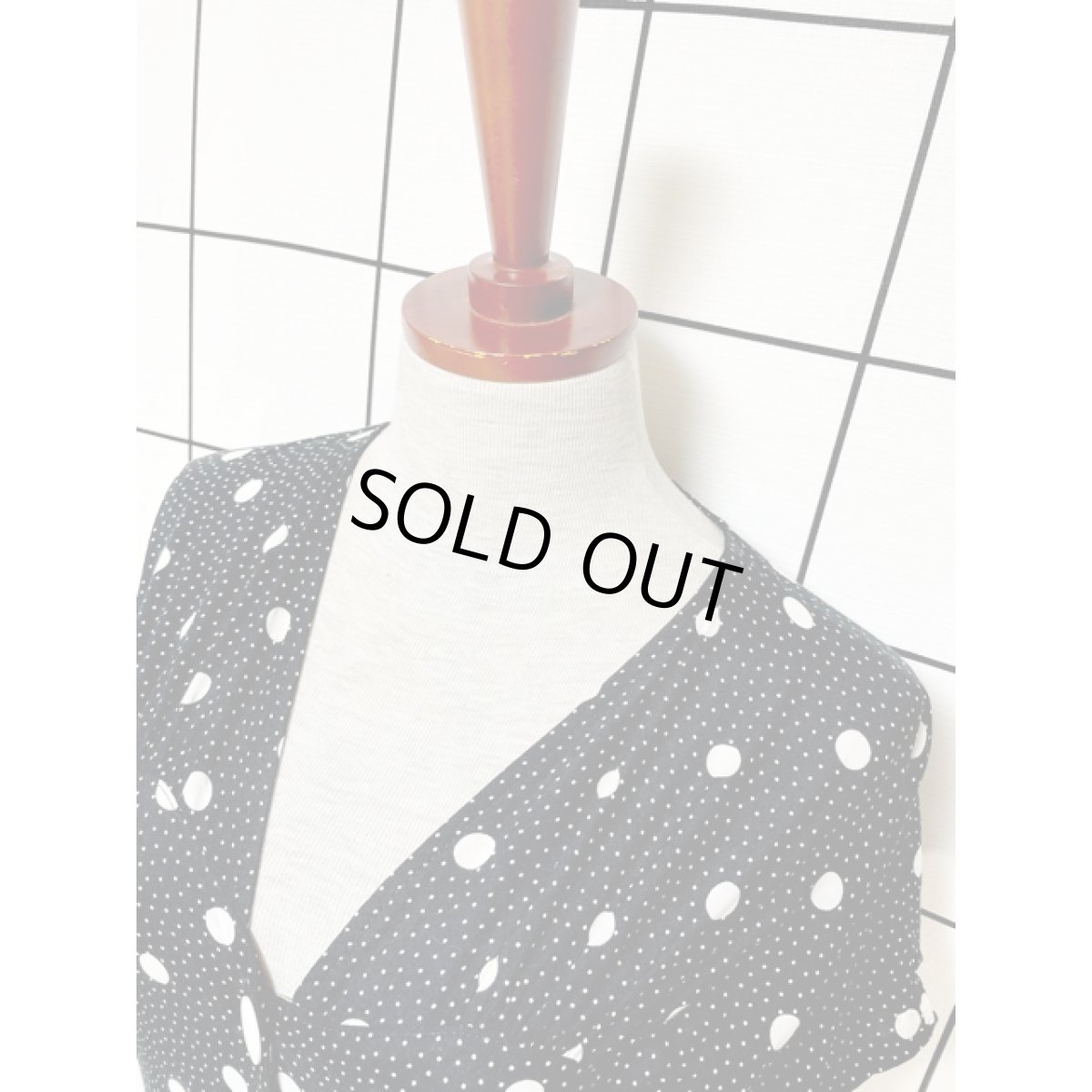 画像4: 大小2種類のドット ブラック ホワイト レトロ アメリカ古着 ヴィンテーワンピース (4)