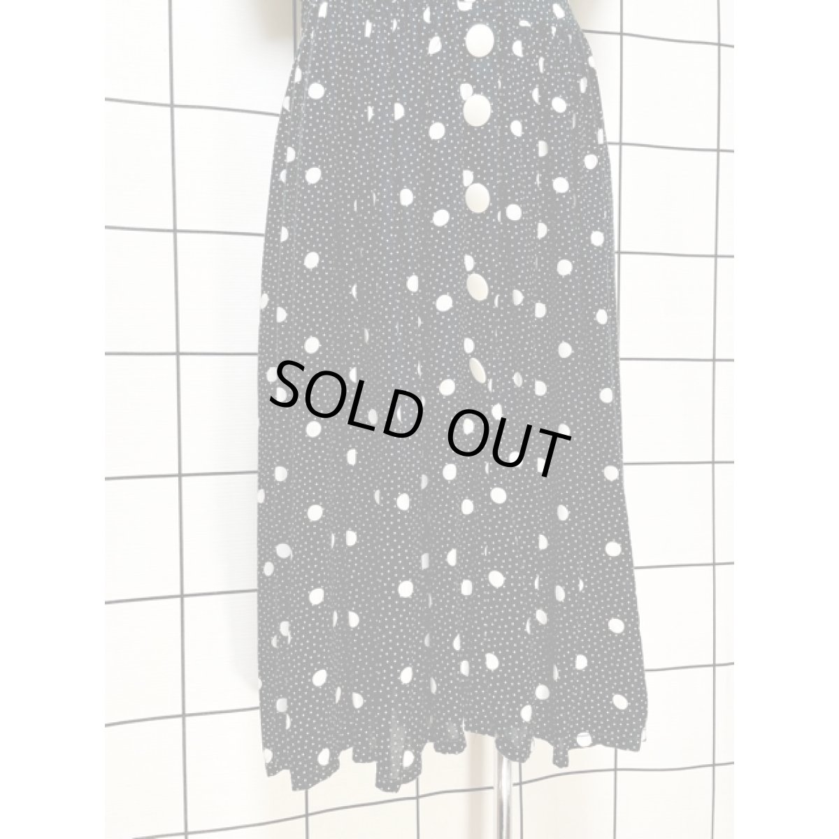 画像8: 大小2種類のドット ブラック ホワイト レトロ アメリカ古着 ヴィンテーワンピース (8)