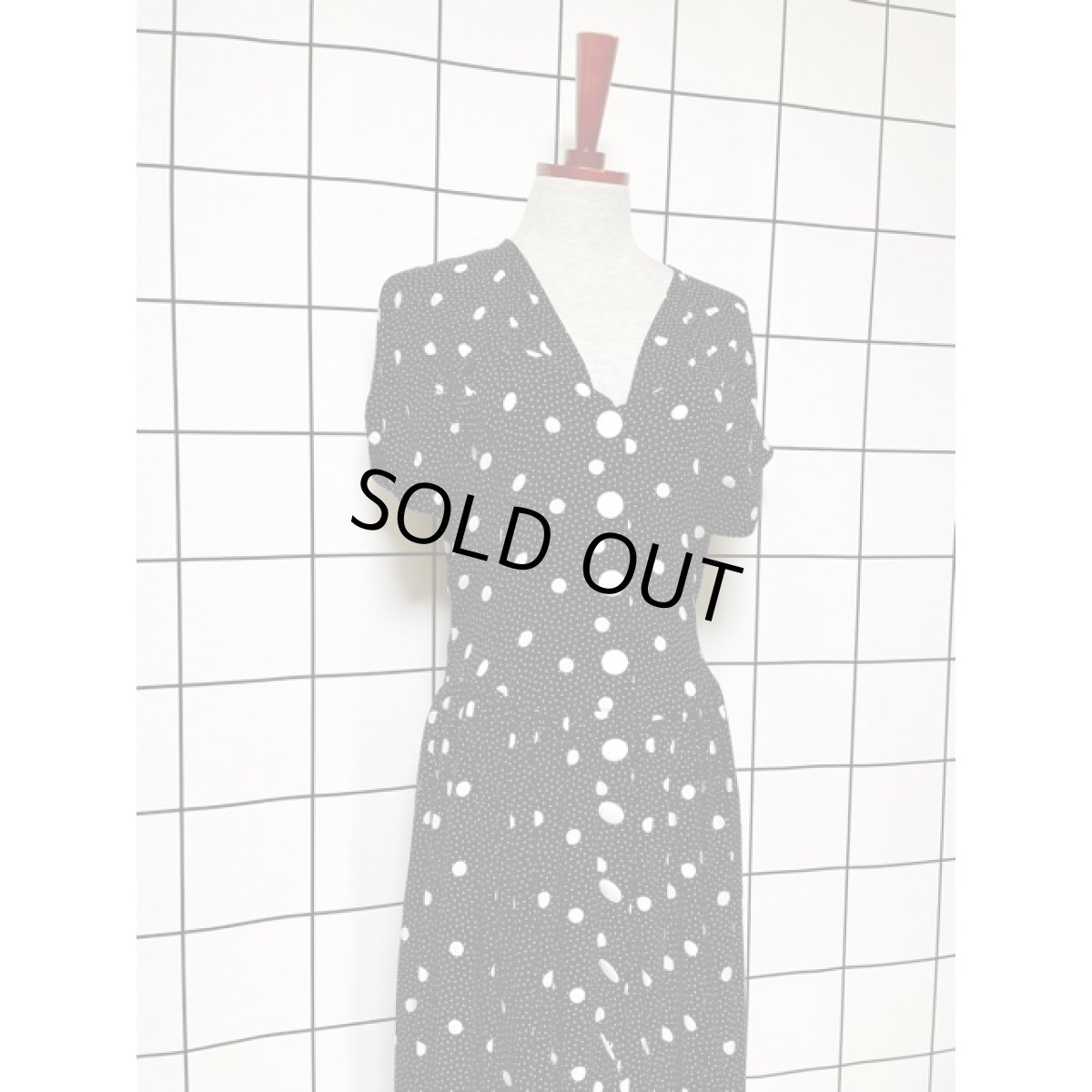 画像3: 大小2種類のドット ブラック ホワイト レトロ アメリカ古着 ヴィンテーワンピース (3)