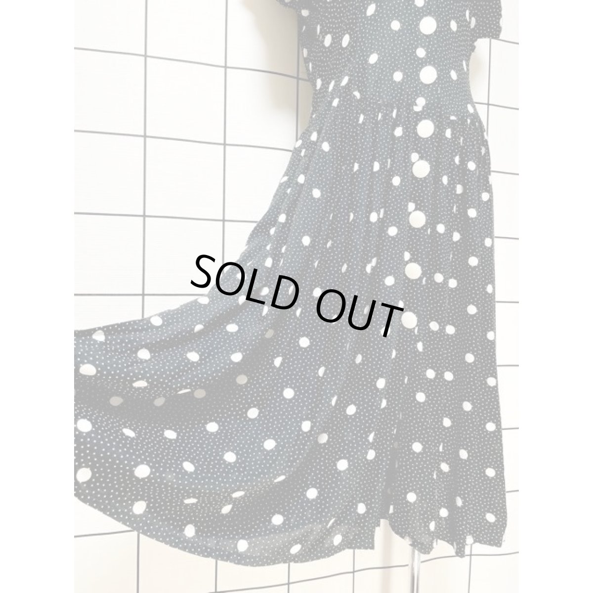 画像9: 大小2種類のドット ブラック ホワイト レトロ アメリカ古着 ヴィンテーワンピース (9)