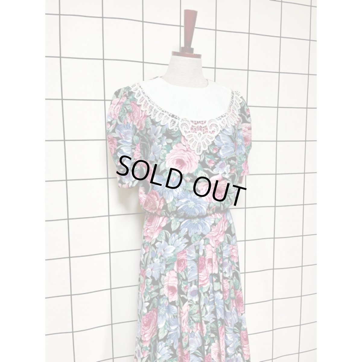 画像4: アンティークフラワー柄 レース襟 ビッグカラー ウエストゴム バックボタン ガーリー レトロ ヴィンテージワンピース アメリカ古着  (4)