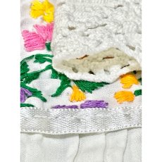 画像15: メキシカン花刺繍ドレス レース装飾 サテンテープ ホワイト フォークロア レトロ ヴィンテージ (15)