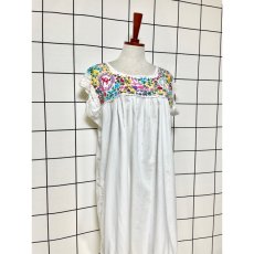 画像4: メキシカン花刺繍ドレス レース装飾 サテンテープ ホワイト フォークロア レトロ ヴィンテージ (4)