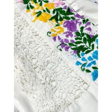 画像14: メキシカン花刺繍ドレス レース装飾 サテンテープ ホワイト フォークロア レトロ ヴィンテージ (14)
