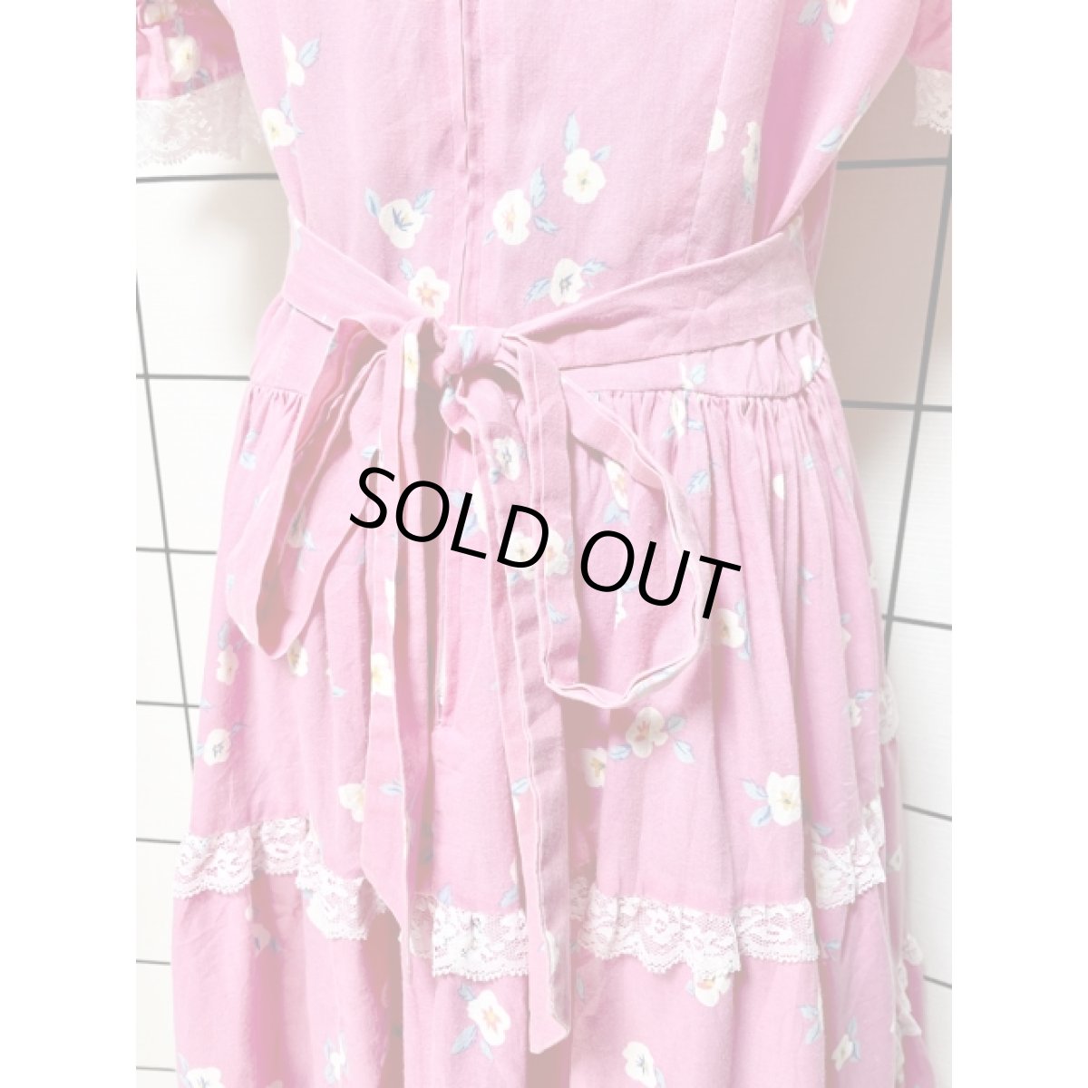 画像5: フリルレース サーキュラーデザイン リボン パフスリーブ 花柄 ヴィンテージドレスワンピース ピンク レトロ アメリカ古着 (5)