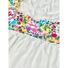 画像10: メキシカン花刺繍ドレス レース装飾 サテンテープ ホワイト フォークロア レトロ ヴィンテージ (10)