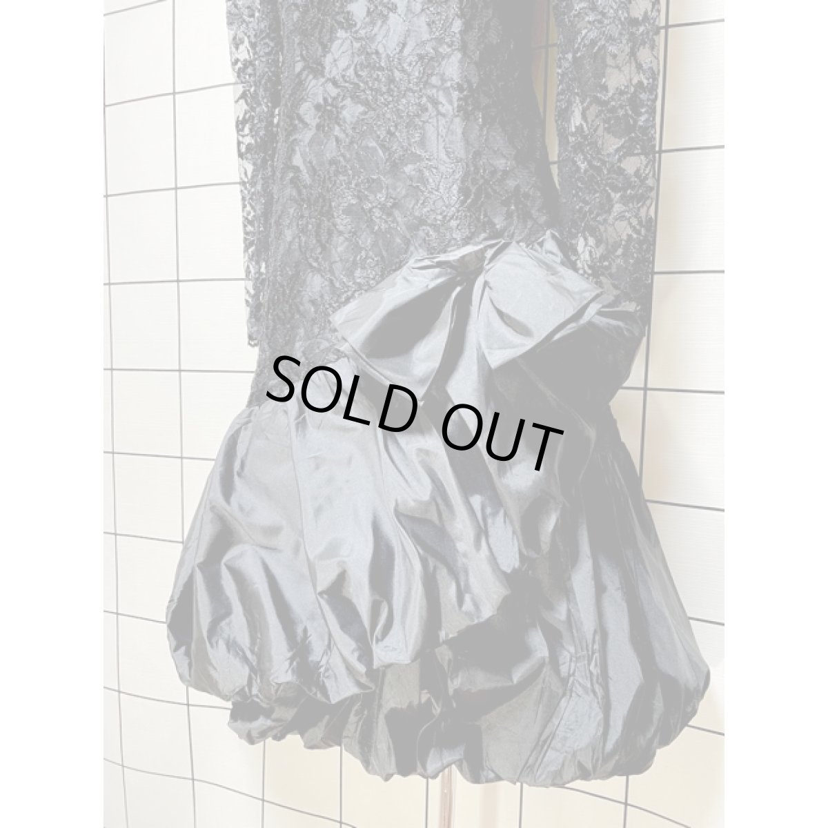 画像8: パーティー衣装にもおすすめ フラワーレース切り替え ビッグリボン アシンメトリー バックシャン クラシカル アメリカ古着 ヴィンテージドレス (8)