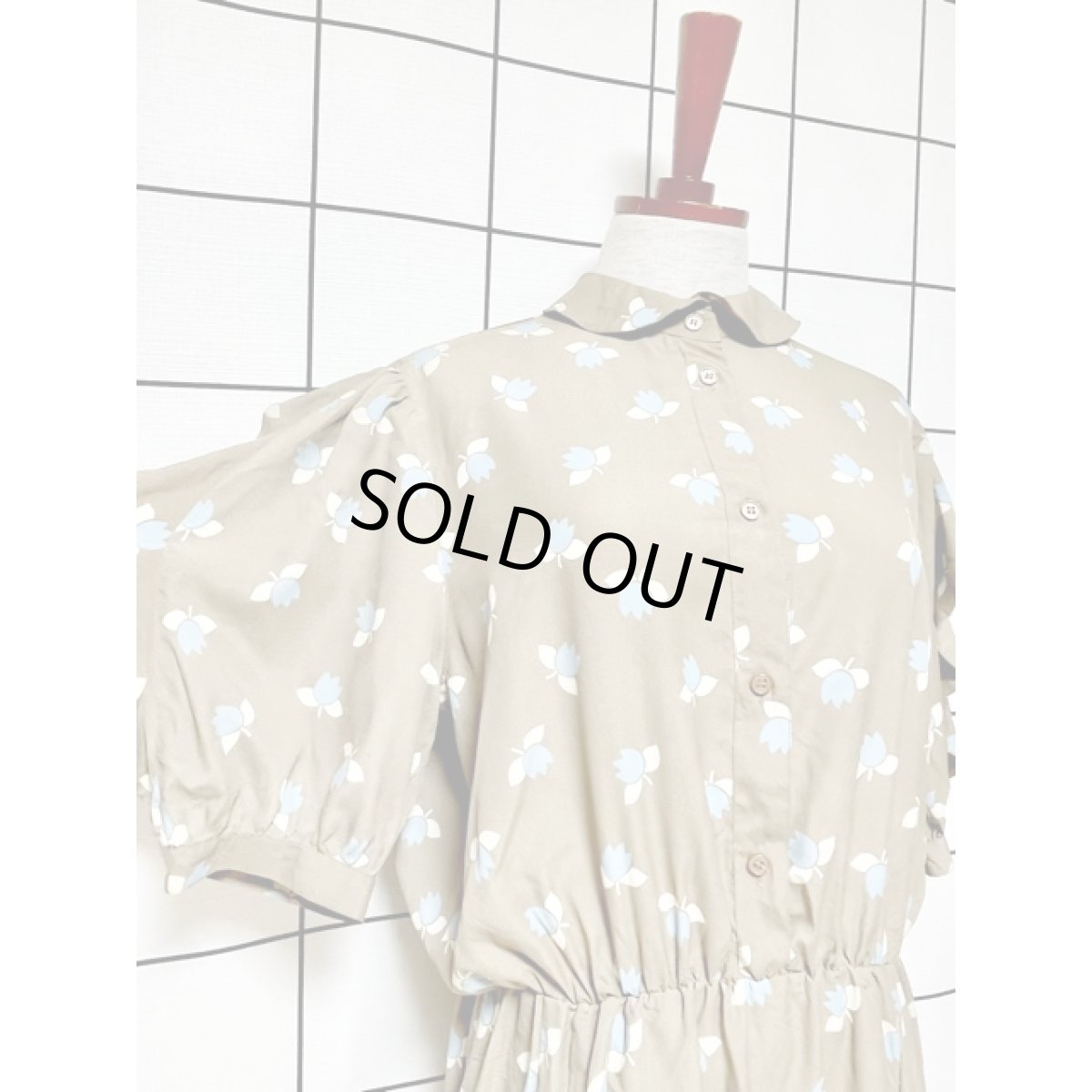 画像7: チューリップ柄 袖フリル パフスリーブ ウエストゴム レトロ ヨーロッパ古着 ヴィンテージワンピース (7)