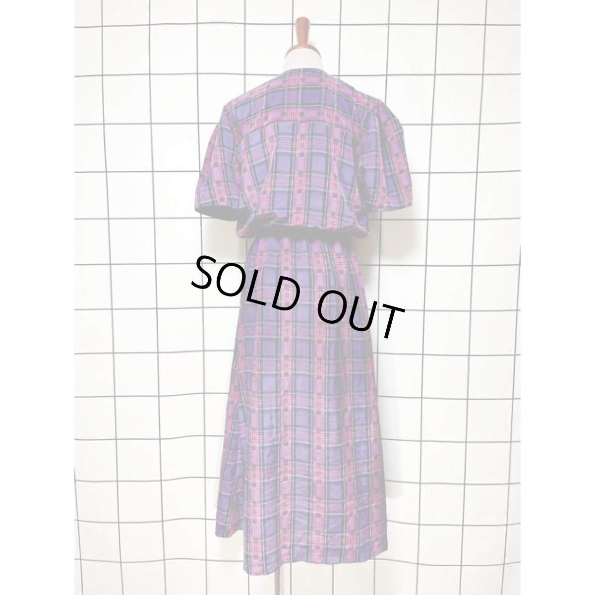 画像2: チェック柄 ロングワンピース パープル ウエストゴム レトロ 半袖 アメリカ古着 ヴィンテージ (2)