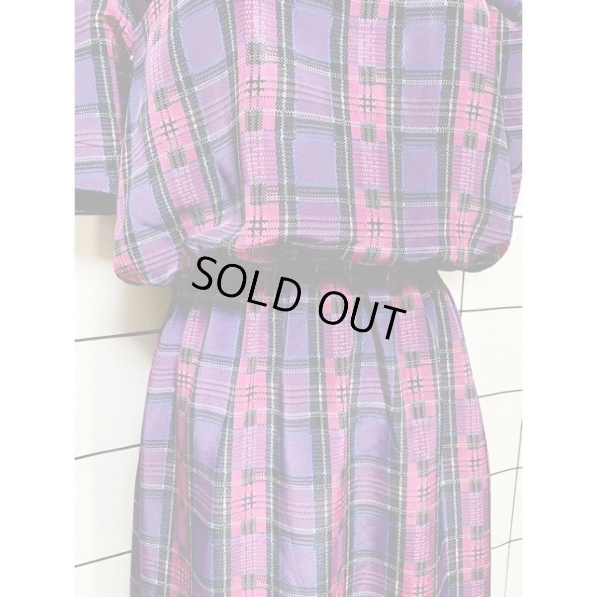 画像7: チェック柄 ロングワンピース パープル ウエストゴム レトロ 半袖 アメリカ古着 ヴィンテージ (7)