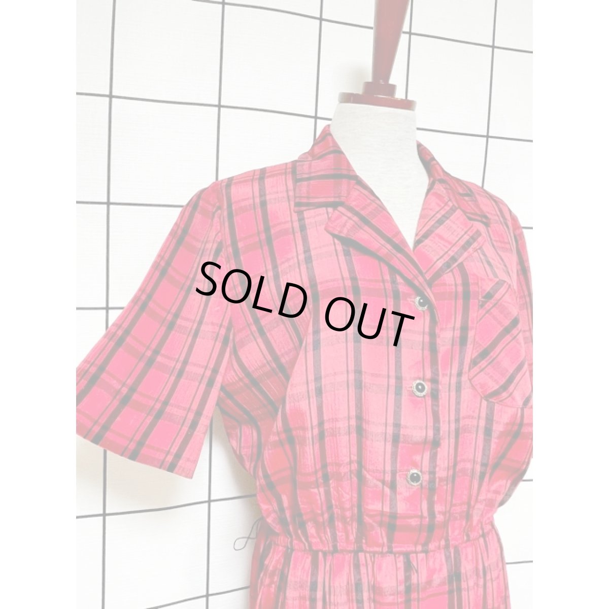 画像6: チェック柄 プリーツ ワンピース レッド ブラック ウエストゴム レトロ 半袖 アメリカ古着 ヴィンテージ Guatemala (6)