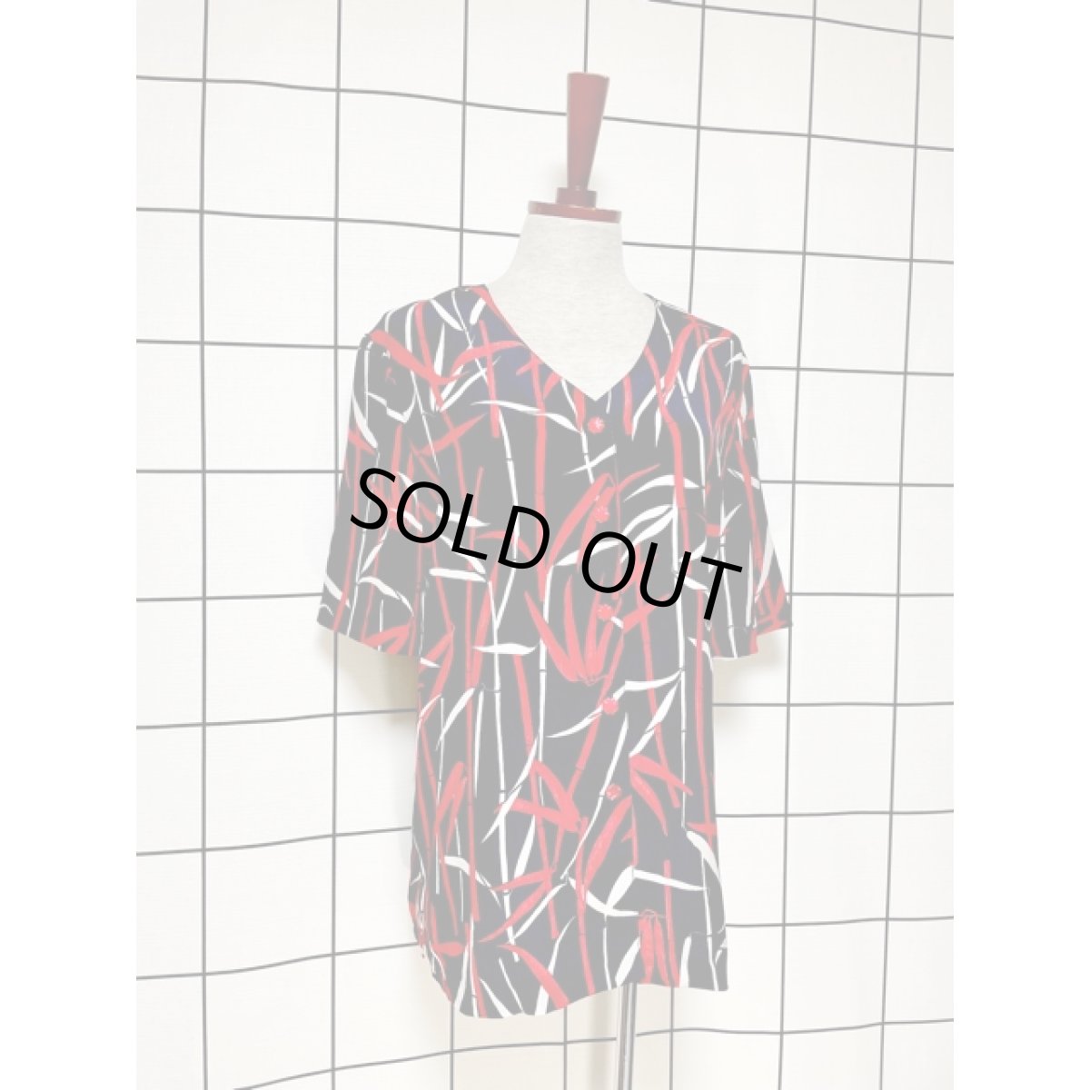 画像3: フランス古着 ヴィンテージブラウス アート調柄 花型ボタン ノーカラー 半袖 シャツ ネイビー (3)