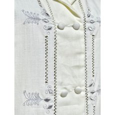 画像8: スペイン製 刺繍 ホワイト 前開き クラシカル レトロ ノースリーブ ヨーロッパ古着 ヴィンテージドレス (8)
