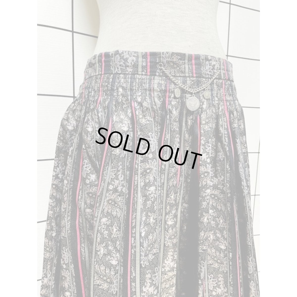 画像4: コインチェーンパーツ ストライプ クラシカル模様 レース ディアンドル チロルスカート ドイツ民族衣装 (4)