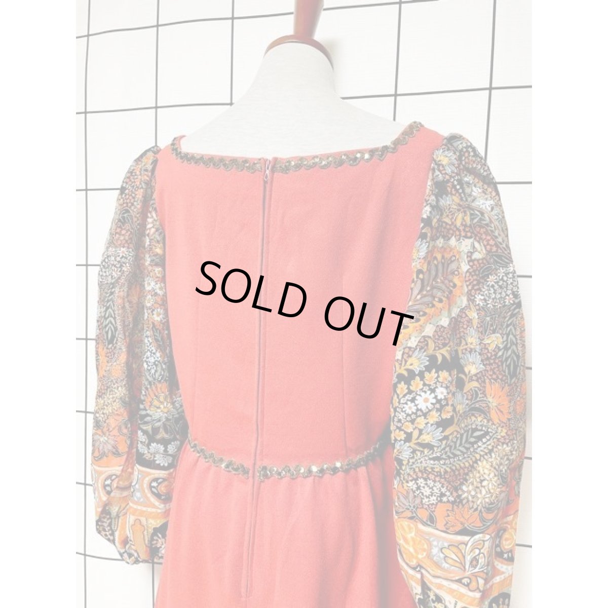 画像3: ヨーロッパ古着 上質の逸品 スパンコール シア 花柄切り替えし クラシカル 華やか ヴィンテージドレス パーティースタイルにもおすすめ (3)