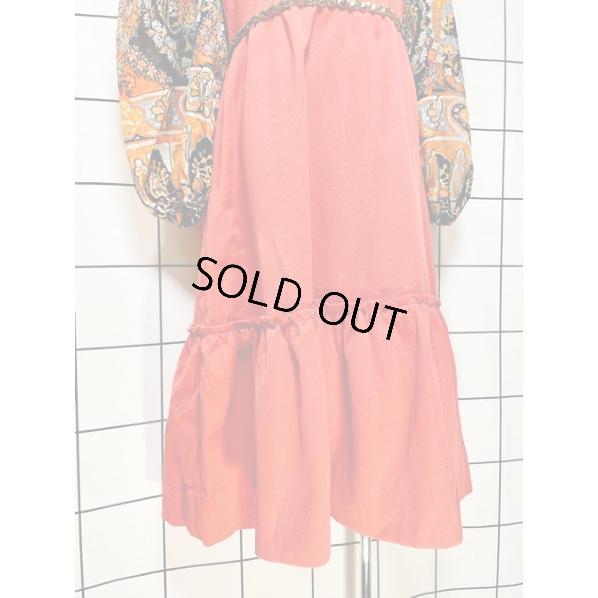 画像9: ヨーロッパ古着 上質の逸品 スパンコール シア 花柄切り替えし クラシカル 華やか ヴィンテージドレス パーティースタイルにもおすすめ (9)