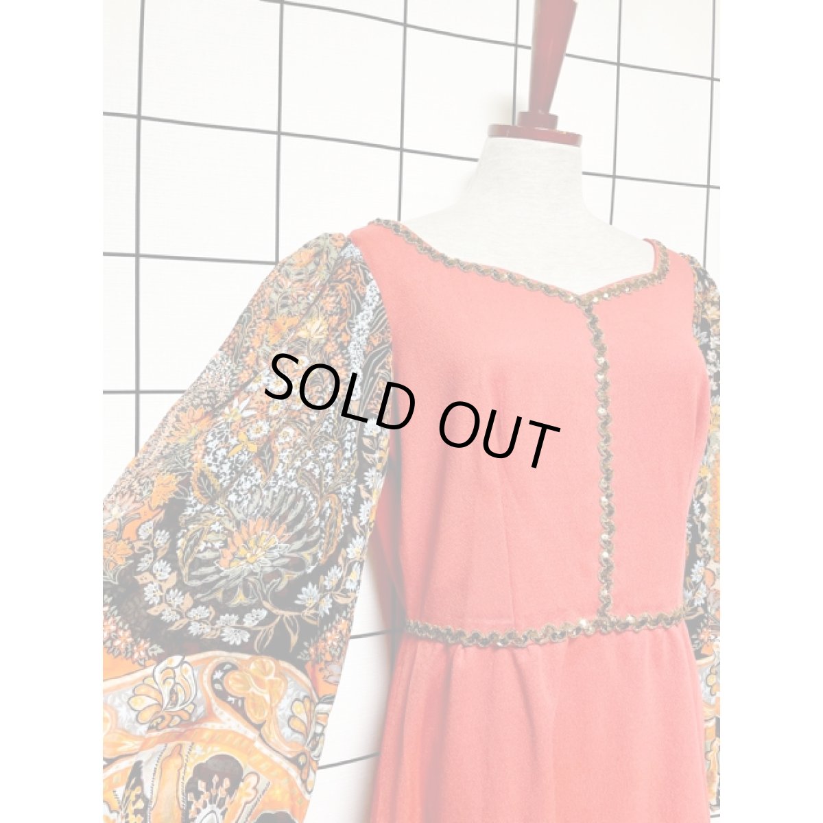 画像7: ヨーロッパ古着 上質の逸品 スパンコール シア 花柄切り替えし クラシカル 華やか ヴィンテージドレス パーティースタイルにもおすすめ (7)