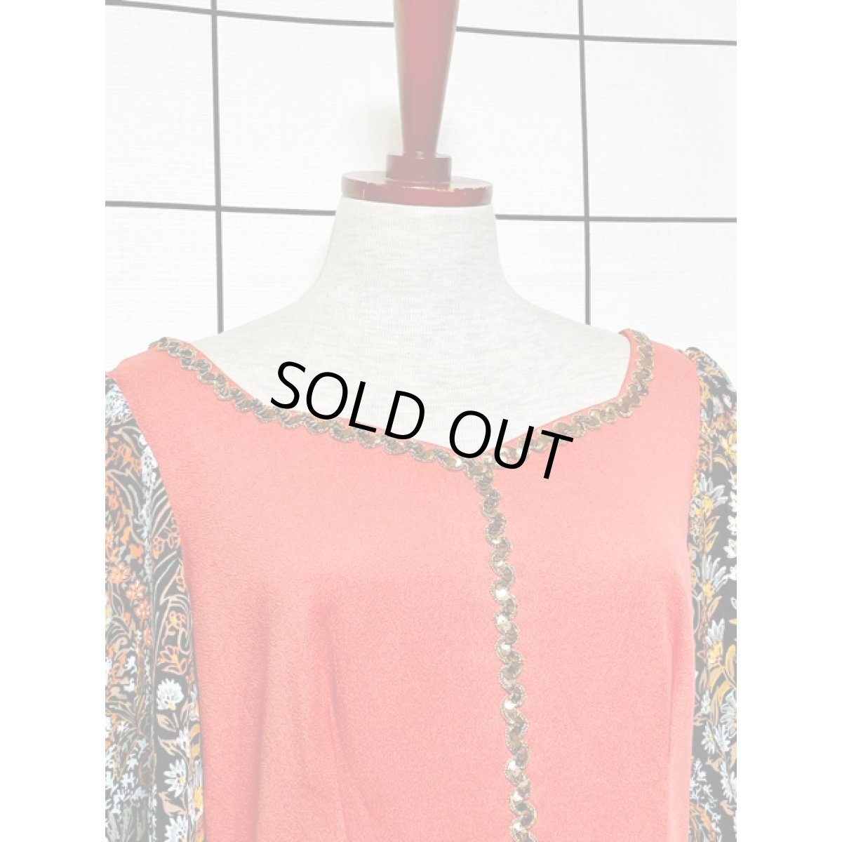 画像6: ヨーロッパ古着 上質の逸品 スパンコール シア 花柄切り替えし クラシカル 華やか ヴィンテージドレス パーティースタイルにもおすすめ (6)