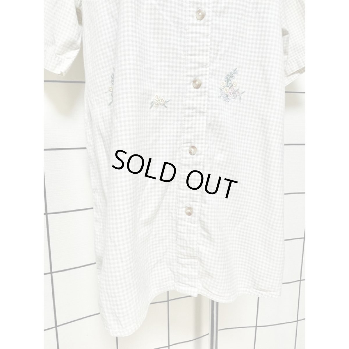 画像7: チェック柄  花刺繍 襟にも刺繍 レトロ アメリカ古着 半袖 シャツ ヴィンテージブラウス (7)