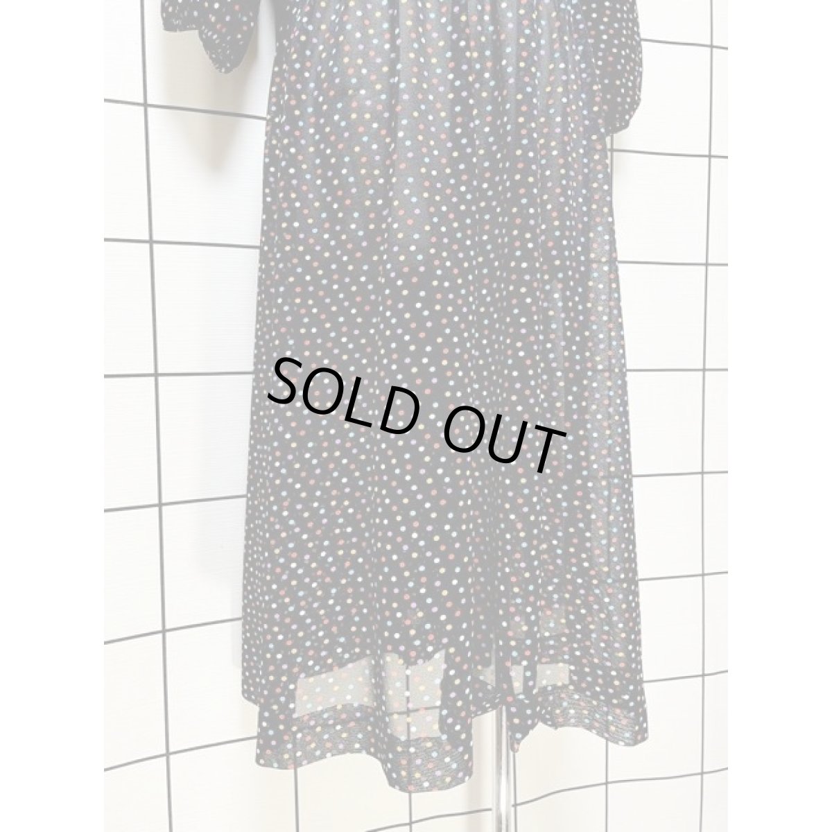 画像9: カラフルドット ドルマンスリーブ ブラック ウエストゴム レトロ アメリカ古着 ヴィンテージワンピース (9)