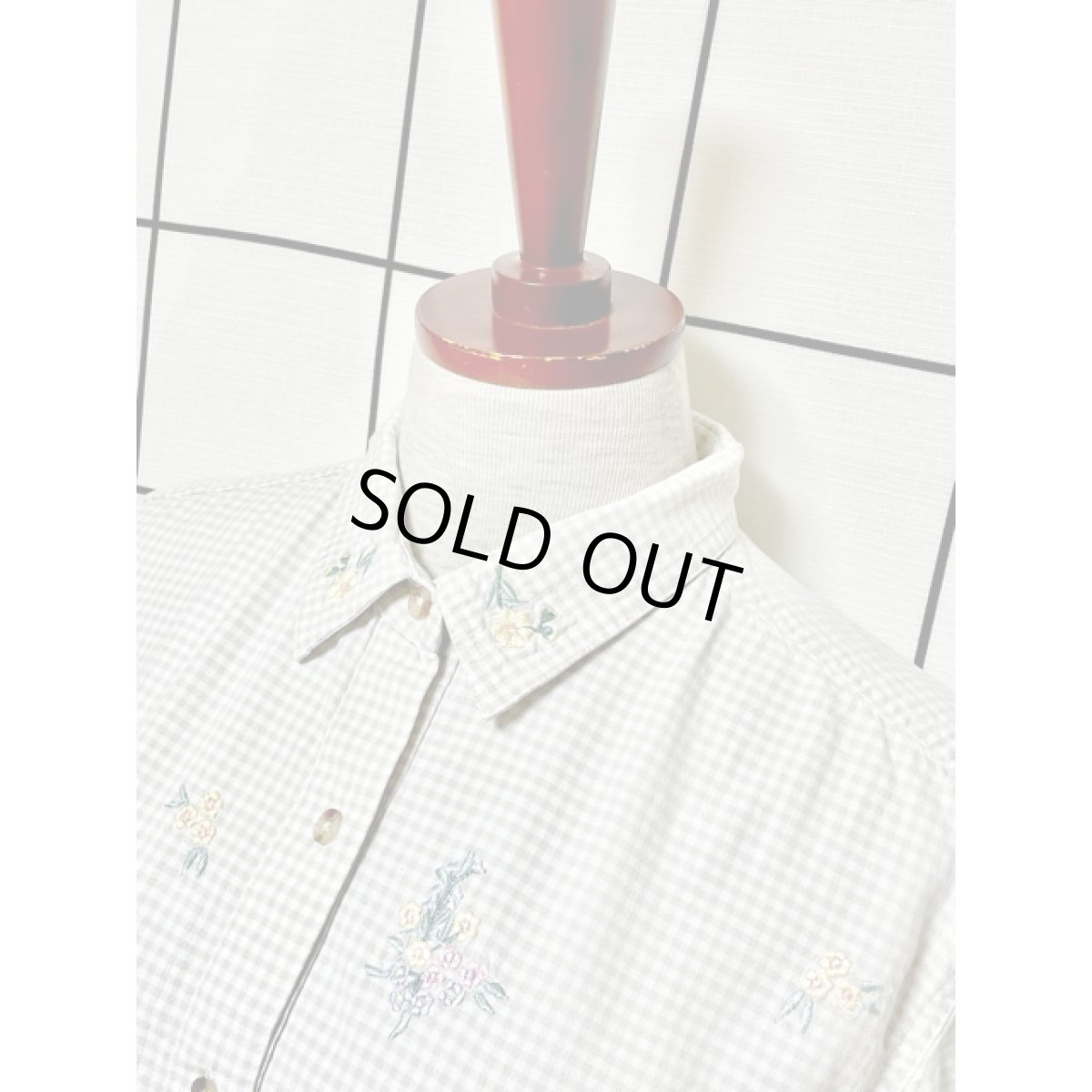 画像4: チェック柄  花刺繍 襟にも刺繍 レトロ アメリカ古着 半袖 シャツ ヴィンテージブラウス (4)