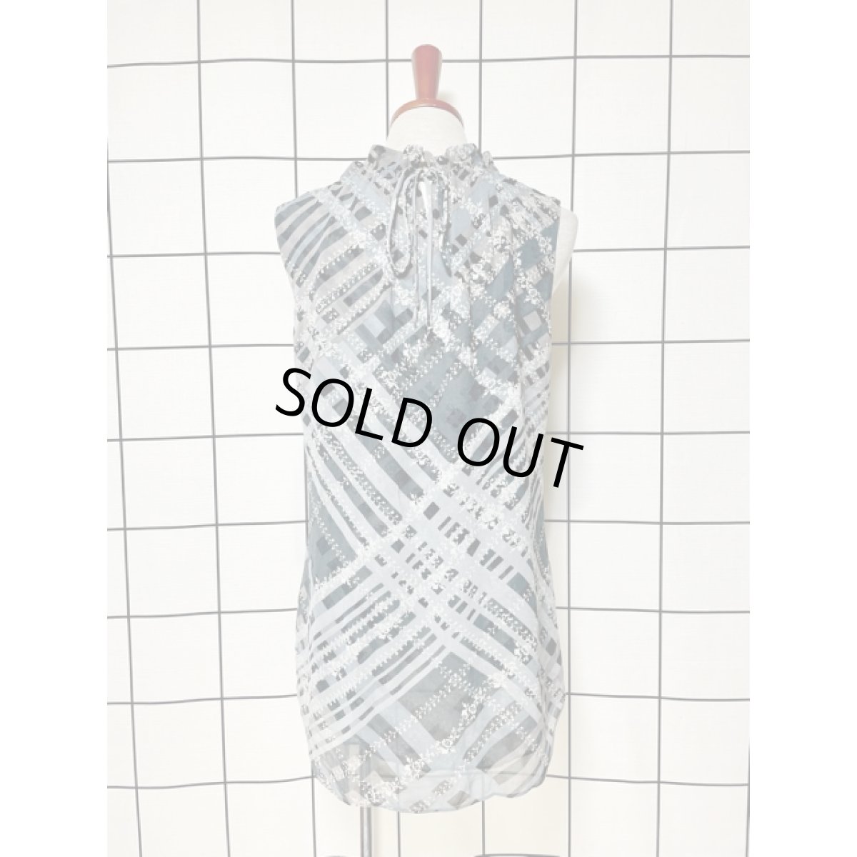 画像3: 斜めチェック 花柄 フリルカラー 後ろリボン プルオーバー ノースリーブ レトロ アメリカ古着 シャツ ヴィンテージトップス (3)