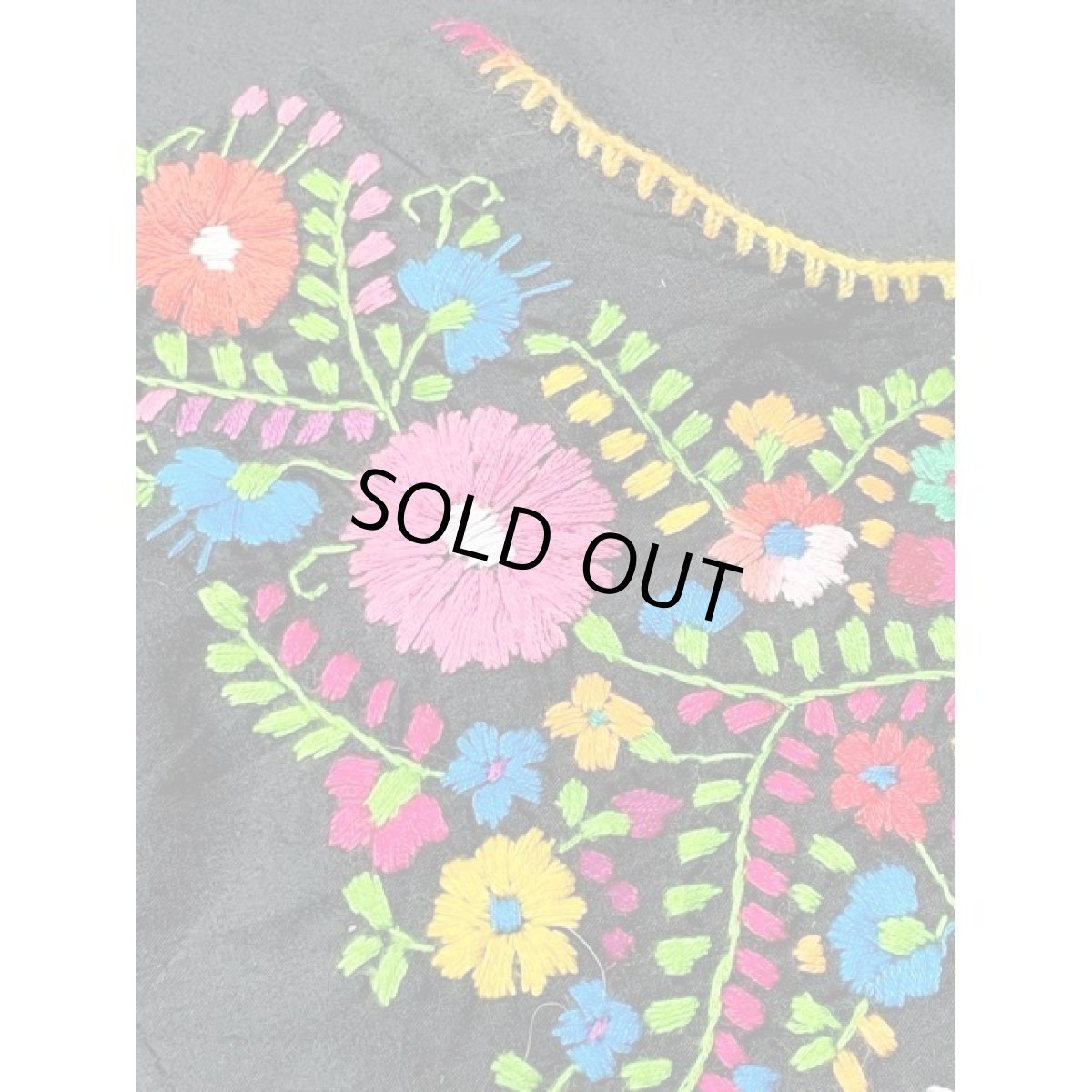 画像9: メキシカンお花刺繍 ブラック カラフルステッチ フォークロア レトロ アメリカ古着 ヴィンテージ刺繍トップス (9)