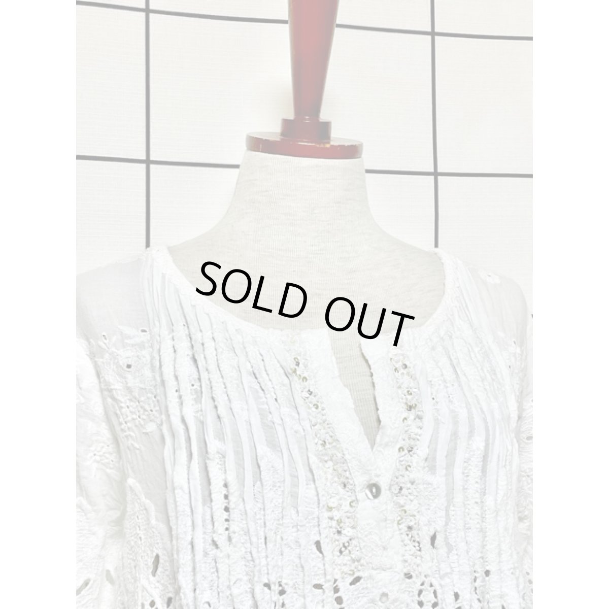 画像6: ホワイト 白 スパンコール ビーズ 透け感 レトロ ヨーロッパ古着 ヴィンテージワンピース (6)