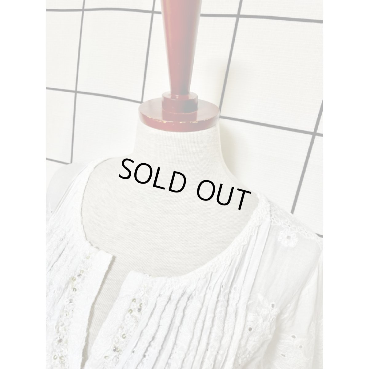 画像5: ホワイト 白 スパンコール ビーズ 透け感 レトロ ヨーロッパ古着 ヴィンテージワンピース (5)