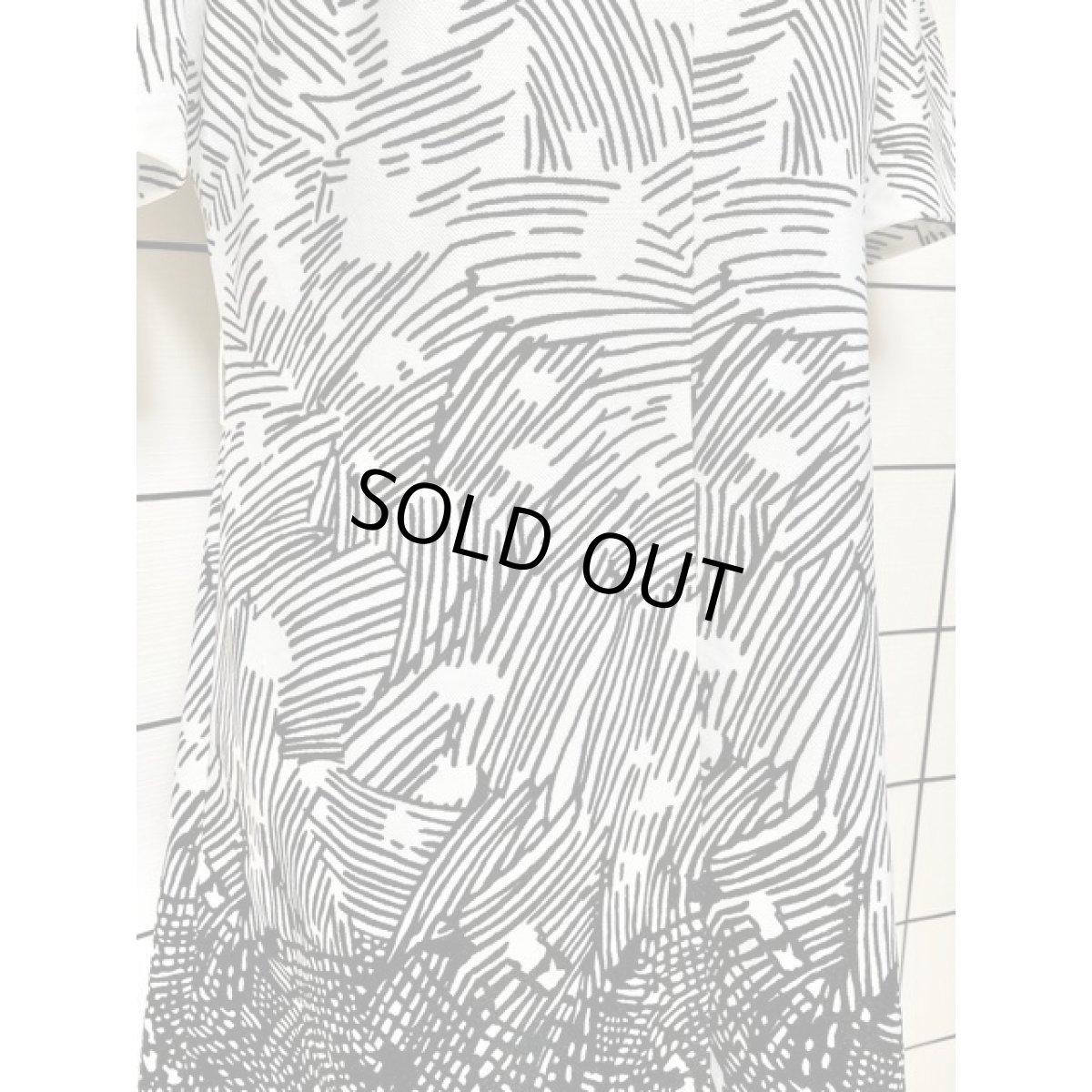 画像6: フランス製 70's モノクロ 半袖 レトロモダン ヨーロッパ古着 ヴィンテージワンピース (6)