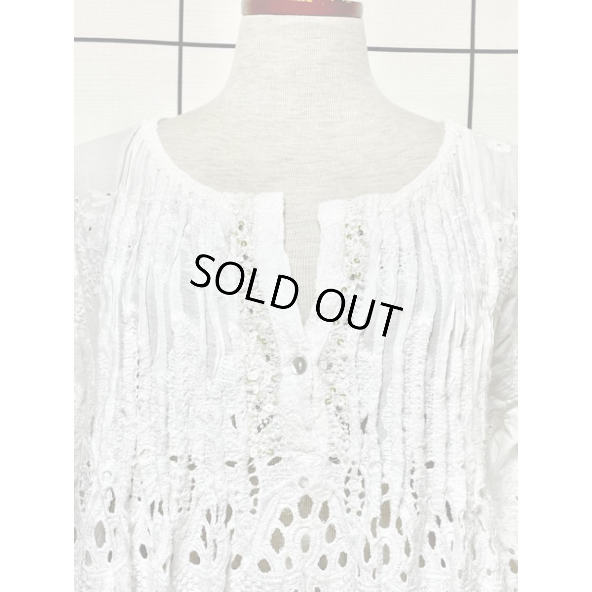 画像7: ホワイト 白 スパンコール ビーズ 透け感 レトロ ヨーロッパ古着 ヴィンテージワンピース (7)