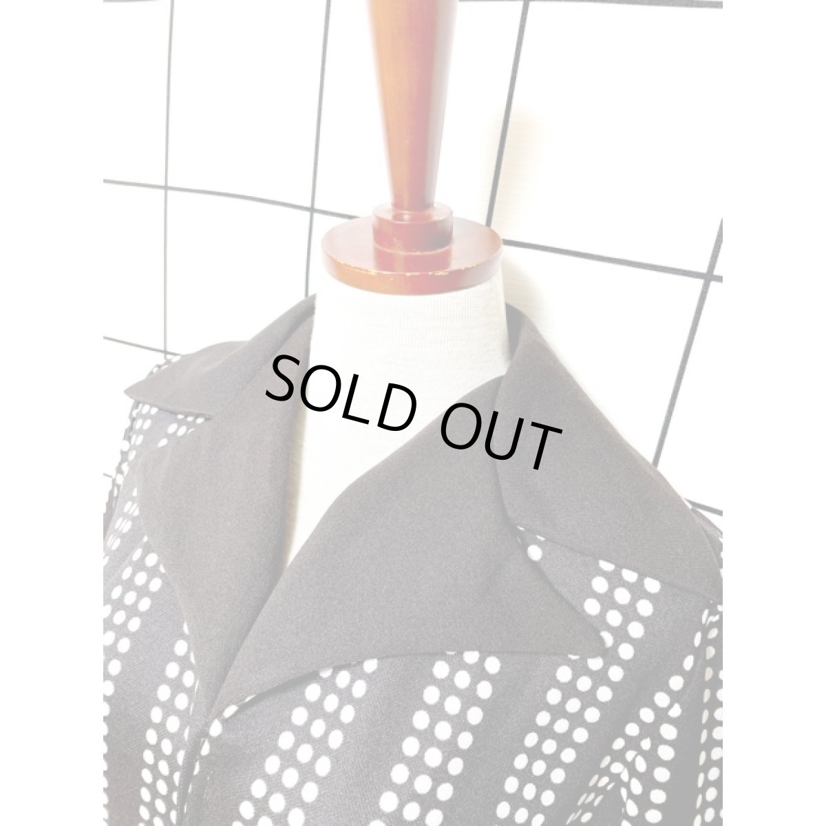 画像4: フランス古着 ドット柄 ビッグカラー ブラウン ホワイト ジップアップ 半袖 レトロ ヨーロッパ ヴィンテーワンピース (4)