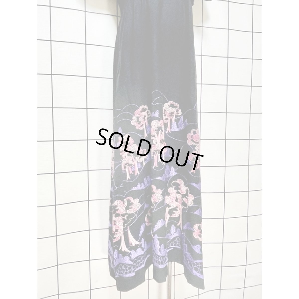 画像7: パーティースタイルにもおすすめ フランス古着 70's 刺繍 ブラック 黒 レトロ 半袖 ヨーロッパ古着 ヴィンテージロングドレス (7)