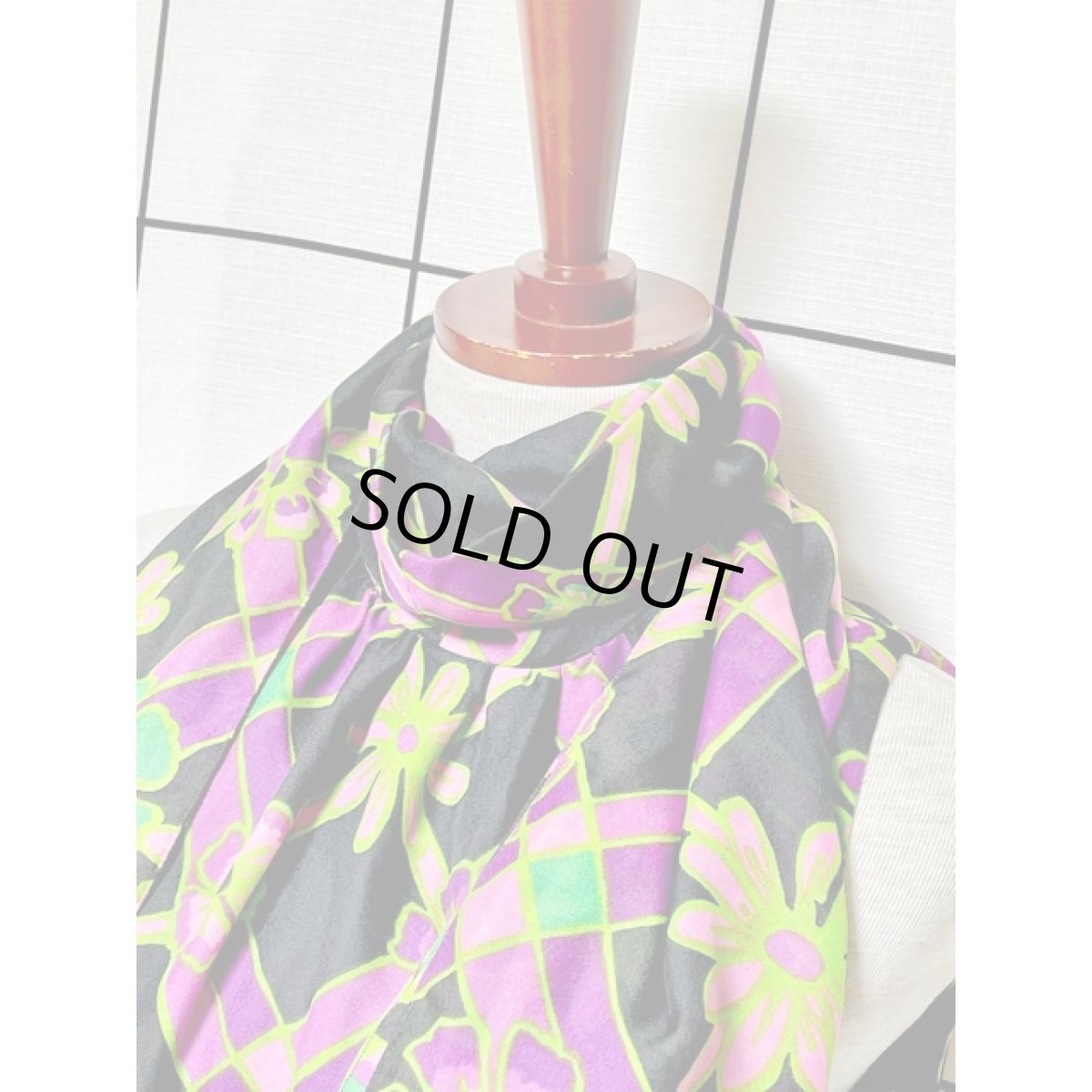 画像6: サイケデリック 70年代 花柄 ブラック 個性的 レトロ ノースリーブ ヨーロッパ古着 ヴィンテージロングドレス (6)