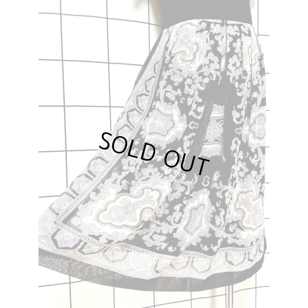 画像9: オリエンタル柄 ブラック 切り替えし 70's 昭和レトロ 国産古着 ヴィンテージワンピース (9)